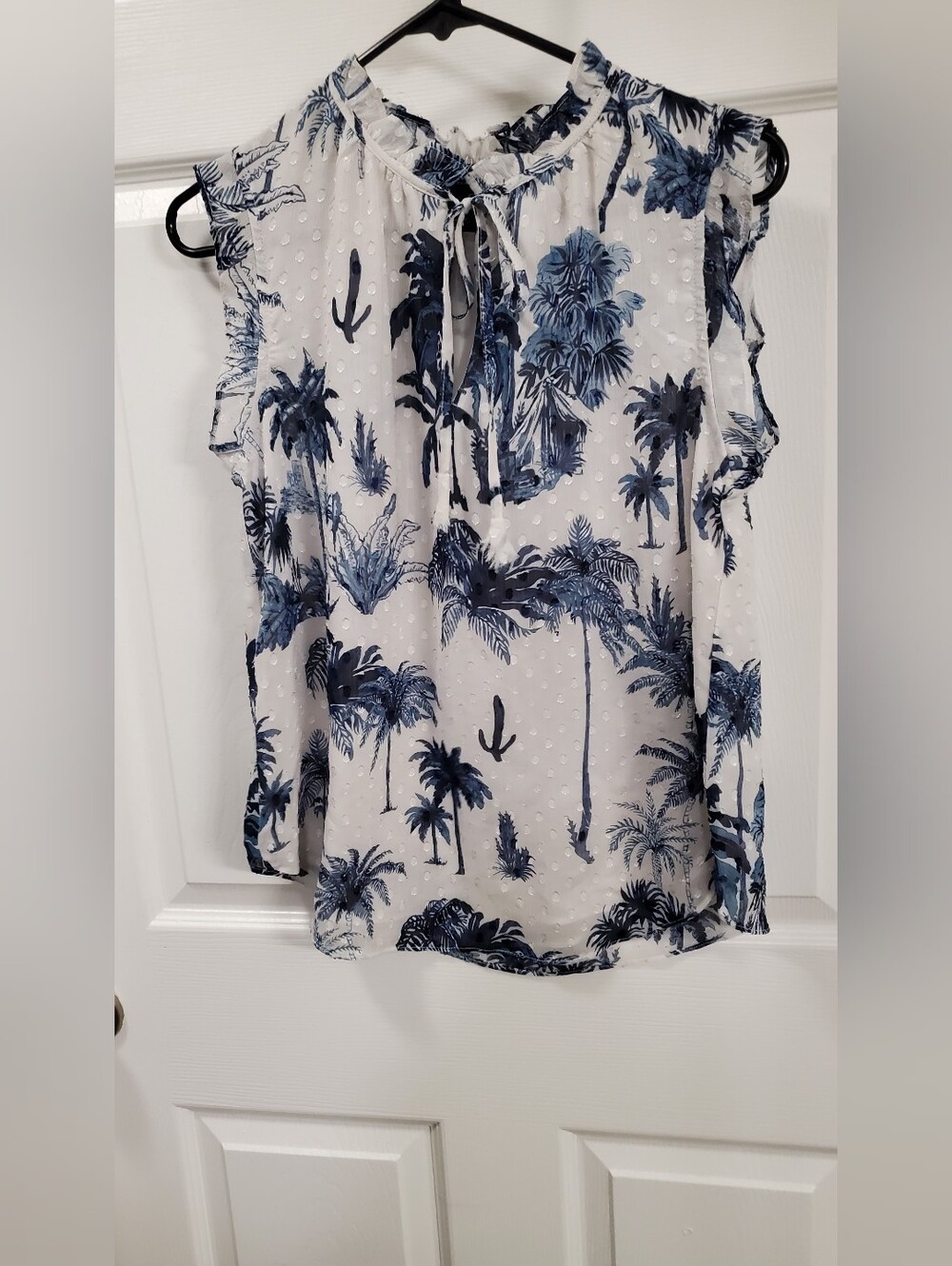 RACHEL Rachel Roy Blue and White Palm Print Sleeveless Blouse SMALL